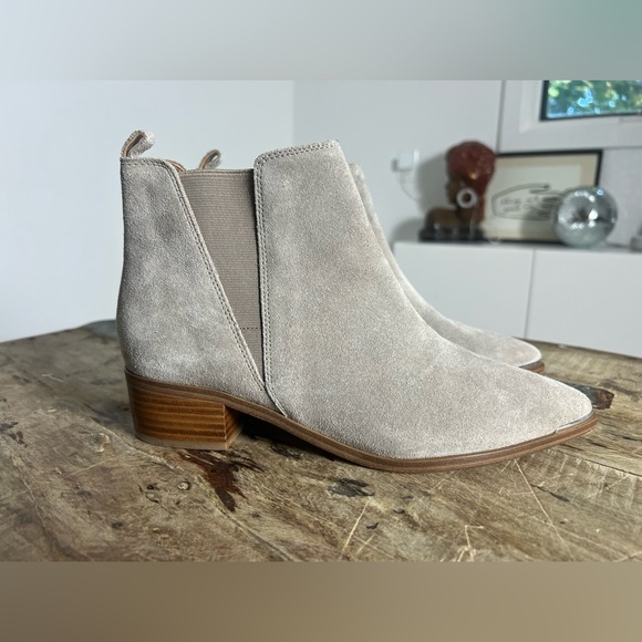Marc Fisher Beige Suede Pointy Toe Chelsie Bootie Size 8 - Picture 1 of 11